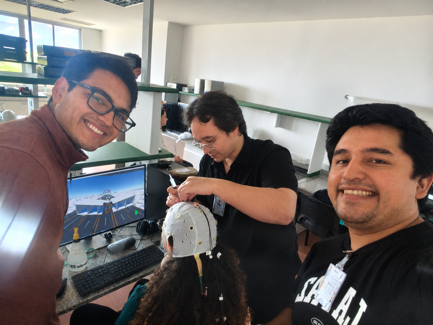 Equipe do ISD desenvolve jogo controlado por sinais cerebrais em hackathon internacional