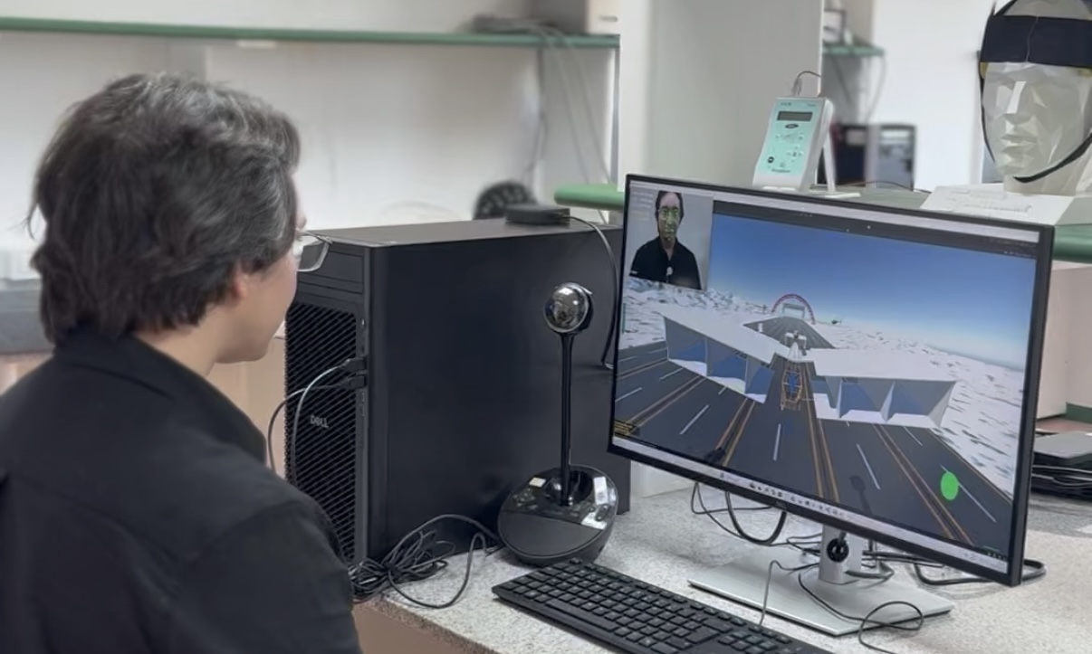 Equipe do ISD desenvolve jogo controlado por sinais cerebrais em hackathon internacional